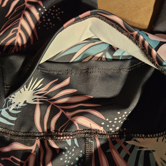 BNWOT Message Factory floral biker shorts - Picture 6 of 6